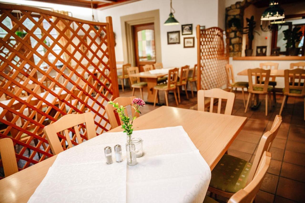 Herrenschenke-Cafe Eiring Königsberg in Bayern エクステリア 写真